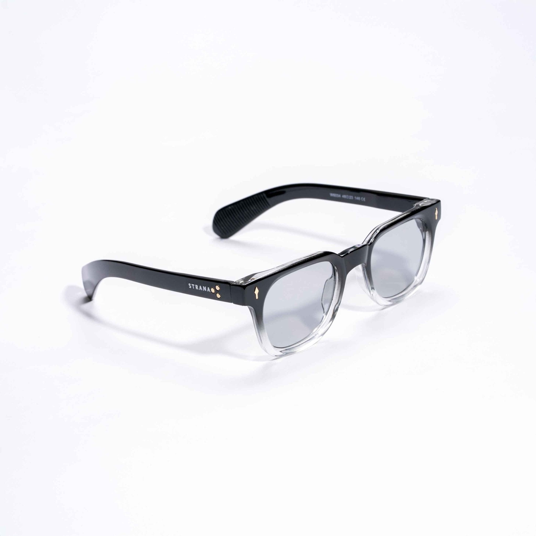 TORONTO - Strana Eyewear